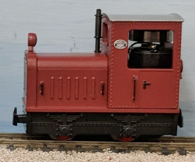 Gmeinder Locomotive in red with dark grey