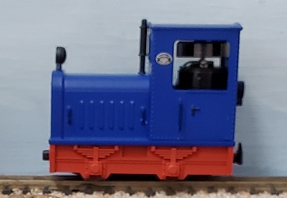 Gmeinder Locomotive in blue with red chassis