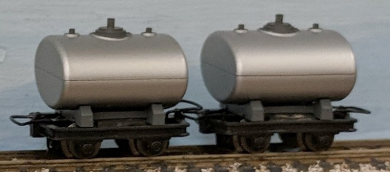 2 Tank Cars silver