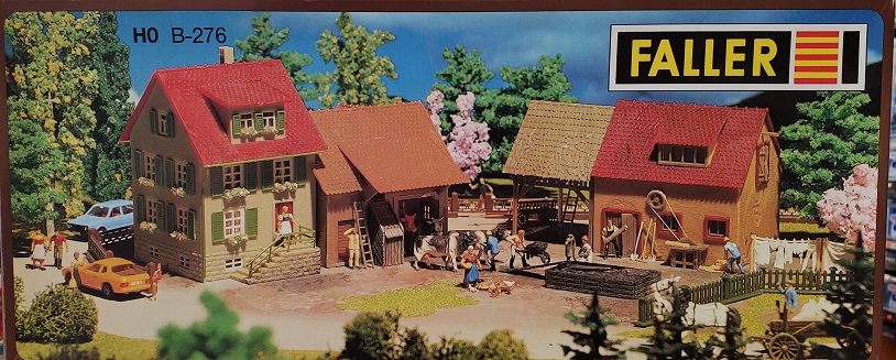 HO Farm Buildings Kit