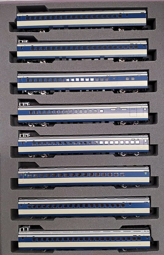  Series 0-2000 Shinkansen 'Hikari/
Kodama' 8 Car Add-On Set. Eight intermediate cars.

 