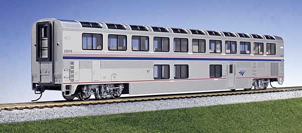  Superliner I Lounge - Ready to Run -- Amtrak
(Phase VI; silver, blue, red, black trucks)
 