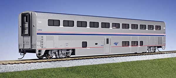  Superliner I Sleeper - Ready to Run -- Amtrak
(Phase VI; silver, blue, red, black trucks)
 