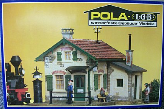 G Scale Crossing Keeper's House Kit