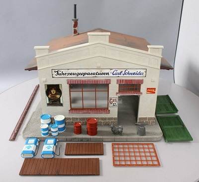 SERVICE STATION WITH REPAIR SHOP