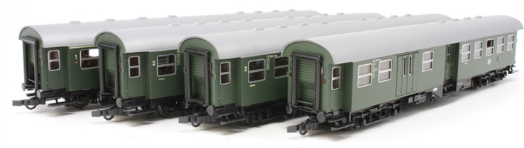  Set of 4 Passenger Coaches of the DB 